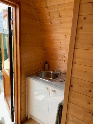 Arch Pod & Hot Tub Apartment Carndonagh Ngoại thất bức ảnh